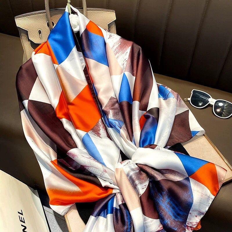 ToutIci2's tweet photo. Nos foulards sont à 7.500francs. https://t.co/OkXOIkNf4A