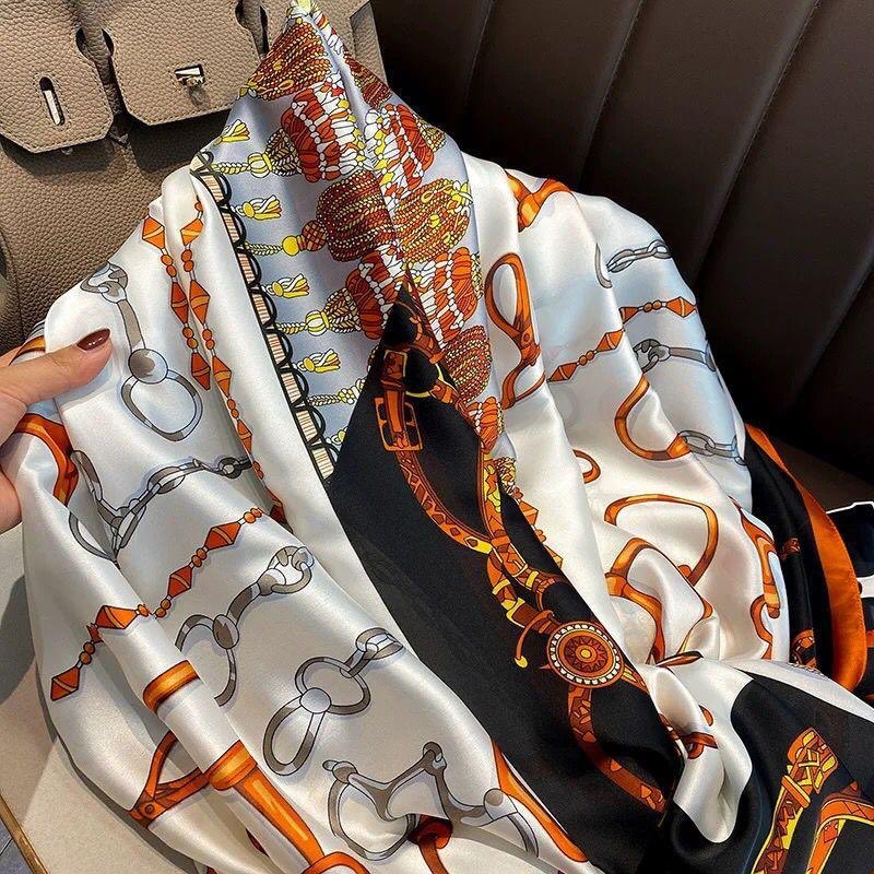 ToutIci2's tweet photo. Nos foulards sont à 7.500francs. https://t.co/OkXOIkNf4A