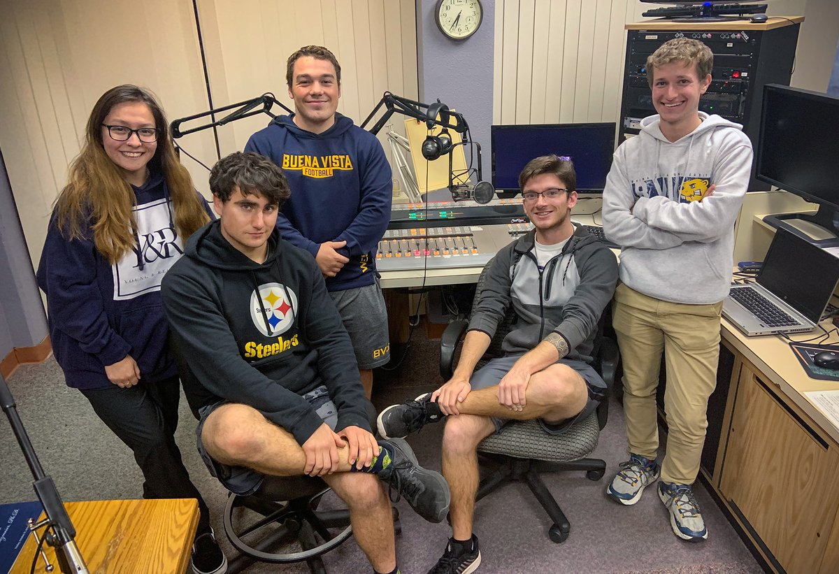 BuenaVistaUniv's tweet photo. "@KBVU is a great place for students to express themselves through audio. Students can start their own projects for any interest with live shows and podcasts." Austin West #FacesofBVU #DIGIProud #BuildDreamCreate https://t.co/tiXGBTMEpM