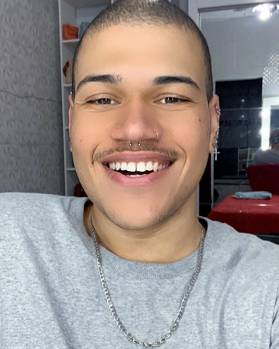 WreckingIan's tweet photo. Parabéns para mimmm!! 🎉, meus 17 aninhos chegaram e quem disser ao contrário está mentindo, olha essa carinha 😰🤣 https://t.co/UPF7EnfLNV