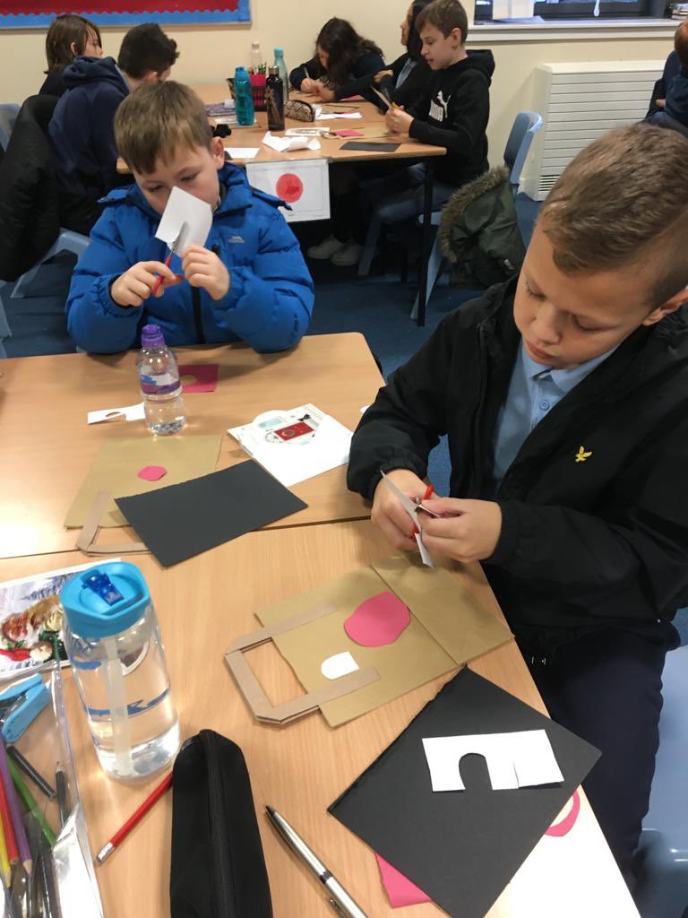 BurghPrimary's tweet photo. Burgh’s Kindness calendar Day 4: Today, P6 were busy making a festive breakfast treat for their parents to enjoy tomorrow.     🎁 🎄🎁 @EducationSLC @slcHealthy #DaysOfKindness #TeamBurgh https://t.co/CMwouiA7BV