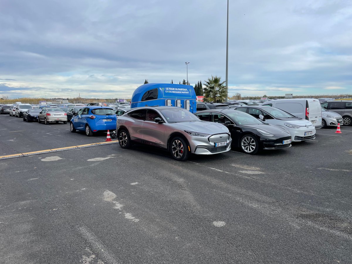 dropnplug's tweet photo. La Station Mobile de recharge @Dropnplug est présente au salon #Energaia de Montpellier les 8-9 déc. Profitez des 10 points de charge grâce à notre partenariat avec @Enedis #smartcharging. Un grand merci aux équipes @Enedis_LR  #NouvelleFranceElectrique cc @Occitanie @hagergroup https://t.co/HtsRUqNJAT