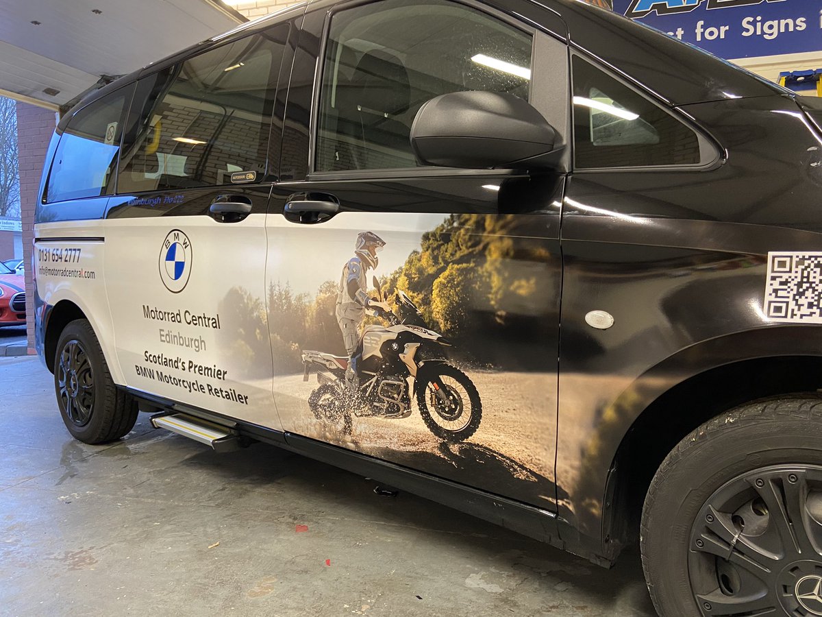 ApexSigns's tweet image. Another taxi ready to hit the road for Motorrad Central Edinburgh.