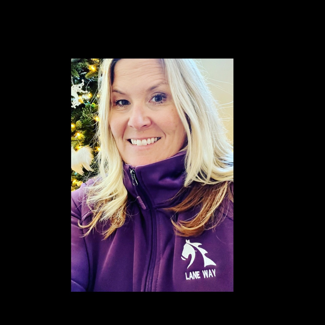 jenn90808's tweet image. My mama surprised me with an monogrammed @MyRacehorse jacket for my birthday. I love it almost as much as I love #laneway and #Microshare. I’m ready for the track!