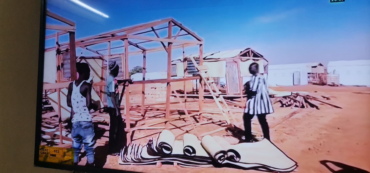 Dsiribie's tweet photo. #Burkina : Les #PDIs venus de #Dablo attendent toujours d'avoir un site d'accueil. Ils sont plus d'un millier à loger au stade régional de #Kaya.
📸@rtburkina https://t.co/OgfLnnJVnr