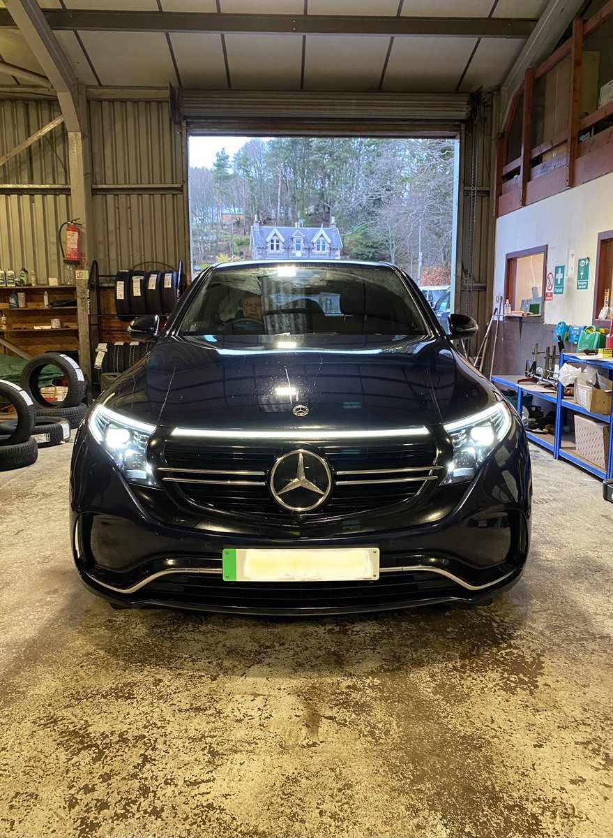 auto_gray's tweet photo. Fantastic to see this EQC400 in the flesh today. It felt all very familiar to a former MB owner.

#EQC400 #mercedesbenz #electricvehicles #graysautoservices #kingussie https://t.co/u45ORqd2u0