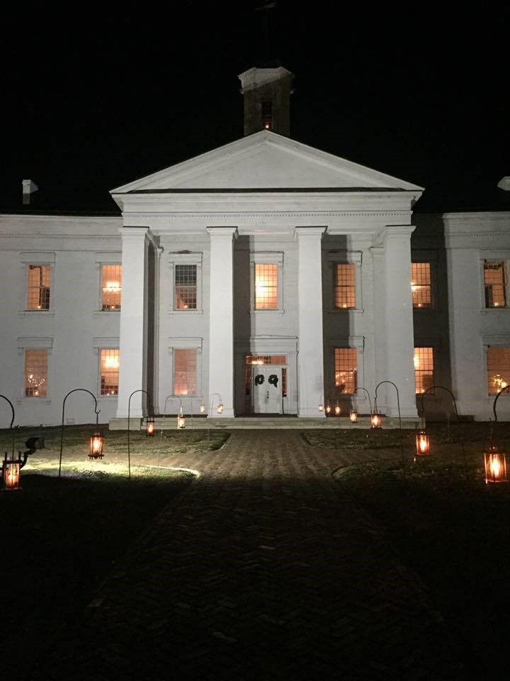 Vandalia Statehouse State Historic Site hosts the annual Christmas Open House, with candlelight tours, this Saturday evening, Dec. 11, 2021. www2.illinois.gov/dnr/news/Pages…