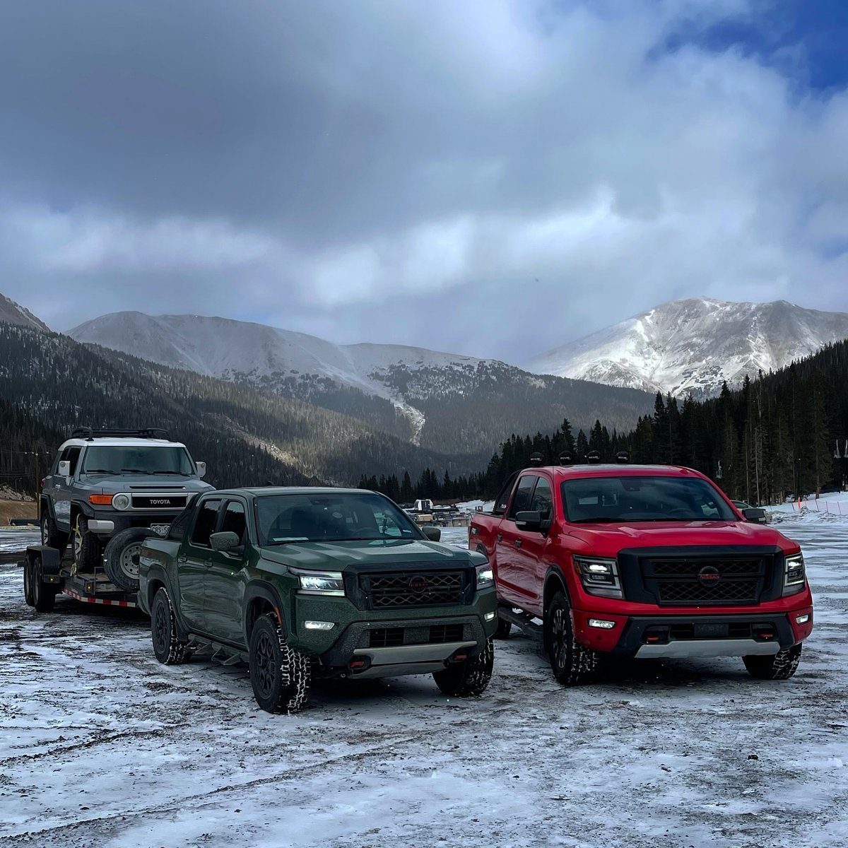 Behind the scenes of our latest #ikegauntlet EXTREME towing test: 2022 #nissanfrontier #Pro4X #V6 vs #NissanTITAN #Pro4X #v8🔥

We're towing VERY heavy, basically maxing out the #Frontier at 7,600 pounds with an #fjcruiser

Full video coming soon to TFLTruck. Stay tuned for more.