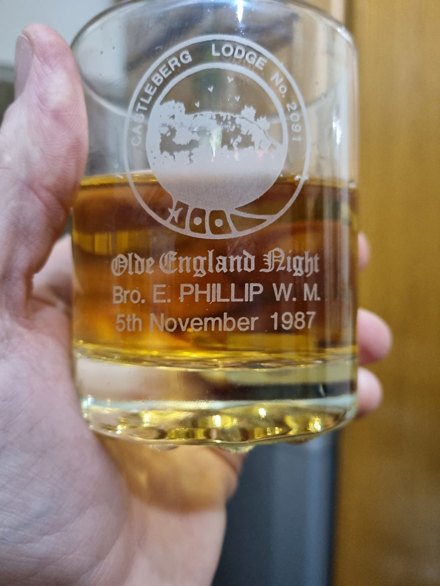 No #CraftBeer tonight, just a nice <a href="/OldPulteneyMalt/">Old Pulteney Whisky</a> un one of my favourite #OldeEngland Night glasses from #FatherTed's in 1987!! #Freemasons #singlemalt <a href="/Lodge600/">Yorkshire, West Riding Craft Beer & Real Ale Lodge</a>