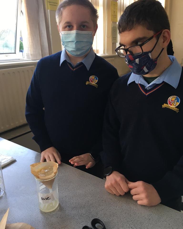 colaisteaindriu's tweet photo. 3rd year students busy extracting DNA from bananas in Science class today.
#genetics #juniorcyclescience #Biology https://t.co/ZkkqTjgN9g