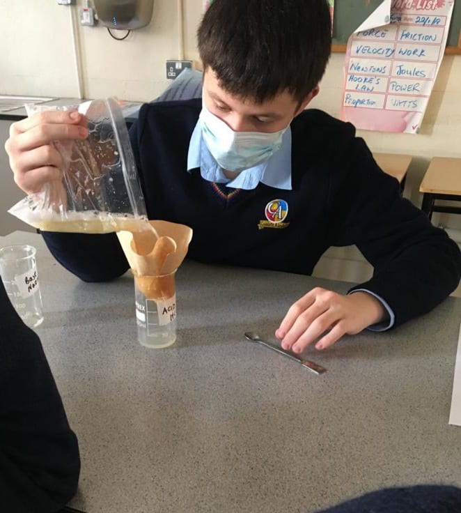 colaisteaindriu's tweet photo. 3rd year students busy extracting DNA from bananas in Science class today.
#genetics #juniorcyclescience #Biology https://t.co/ZkkqTjgN9g