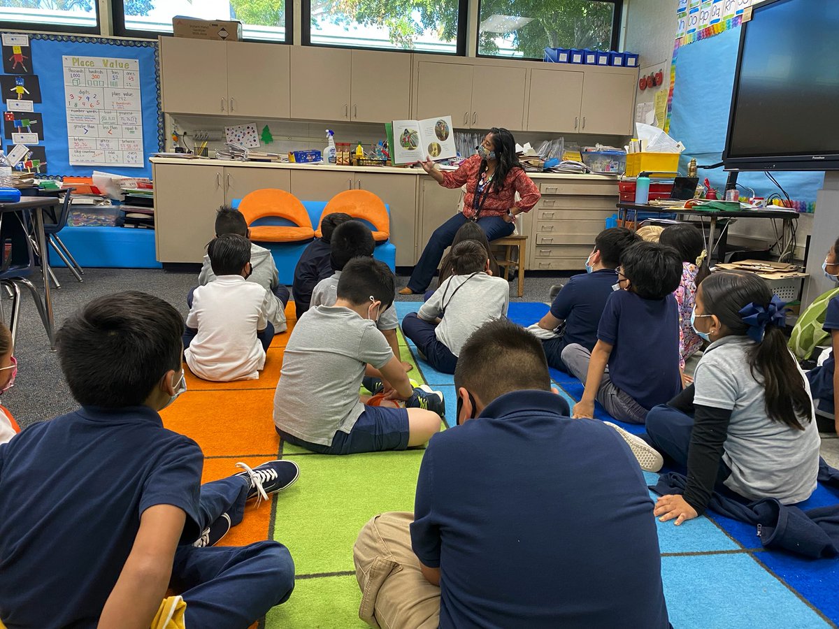 I love popping in during a good read aloud! 📚 ❤️ #nsdnow <a href="/ih_hawks/">Ira Harbison</a>