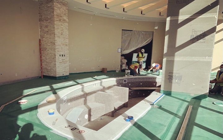 monarchcasino's tweet photo. Our Aqua Spa Lounge, before and after. #MonarchCasino #Throwback #spa #aqualounge #BetonFun https://t.co/imbOzg7p3r