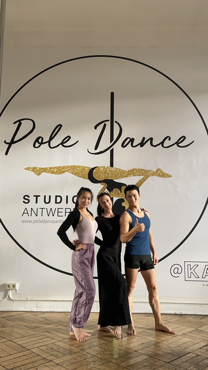 PoledanceA's tweet photo. Vandaag kwamen de winnaars van China’s got talent trainen in mijn Antwerpse studio 🤩
Volgende week zaterdag 18/12 geven ze een workshop bij Poledance Antwerp. Je kan je nu al inschrijven…
#paaldansen #polestars #bingli #lanxiyu https://t.co/uNpcA0mbwg