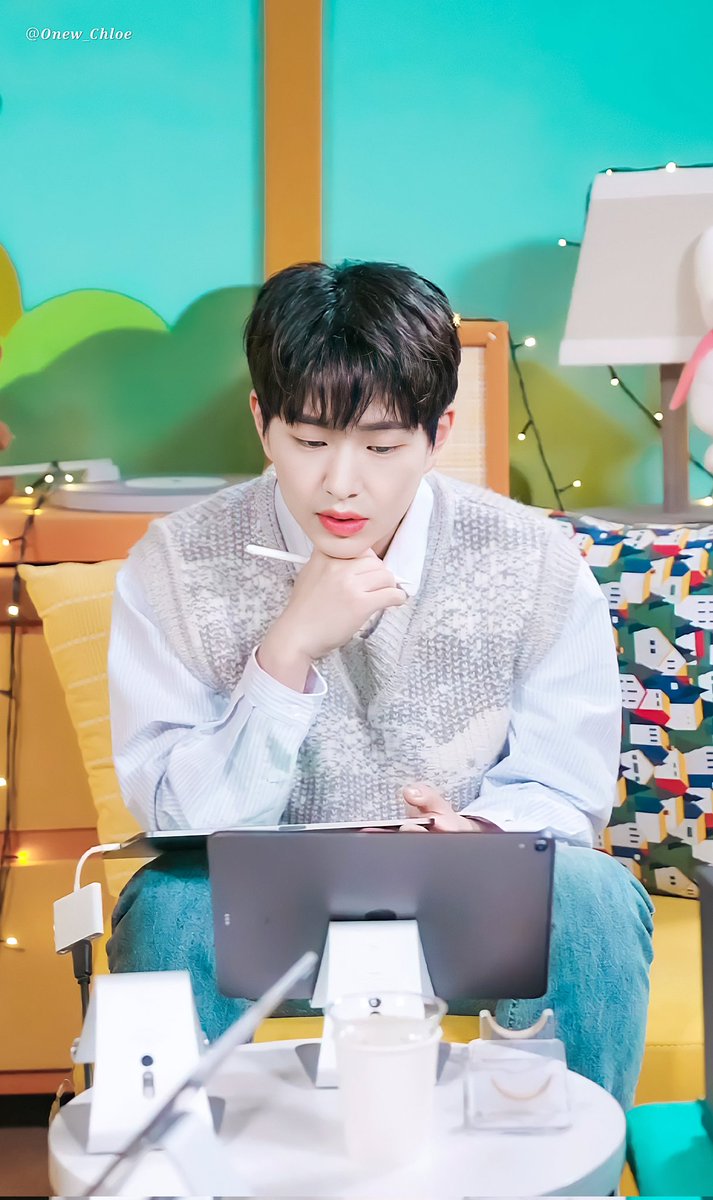 _safesound's tweet photo. 🐜 케이팝 문답하고 갈래요?
──────────────────
안온님 은 최애, 차애 중 누가 더 이상형인가요?
https://t.co/djsdgYxuSu

최애... https://t.co/2WoCgTYzT7