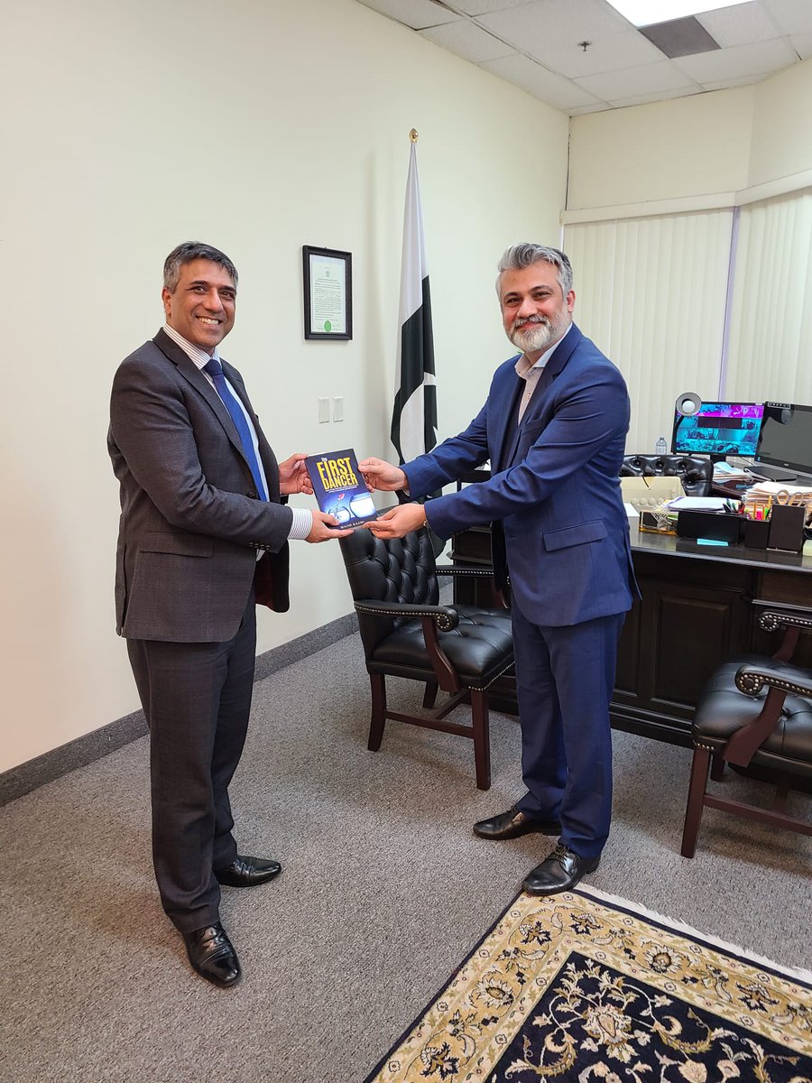 MajidKazmi1's tweet photo. Had the opportunity to meet the Consul General of Pakistan in Toronto, Mr. Abdul Hameed and presented my book @TheFirstDancer. Had a great discussion on various topics of mutual interest, particularly education and innovation.
#Pakistan #Education #TheFirstDancer https://t.co/3HGgGXS9V0