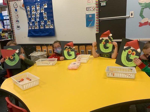 wetzelcs's tweet photo. HAPPY GRINCH DAY! Long Drains Pre-k celebrated Grinch day! We made Grinchy crafts, found green toys in our room and made a Grinch out of a letter G! #LDSstrong #merrychristmas #learningisfun #Wetzelcs https://t.co/2nMeFR3VeP