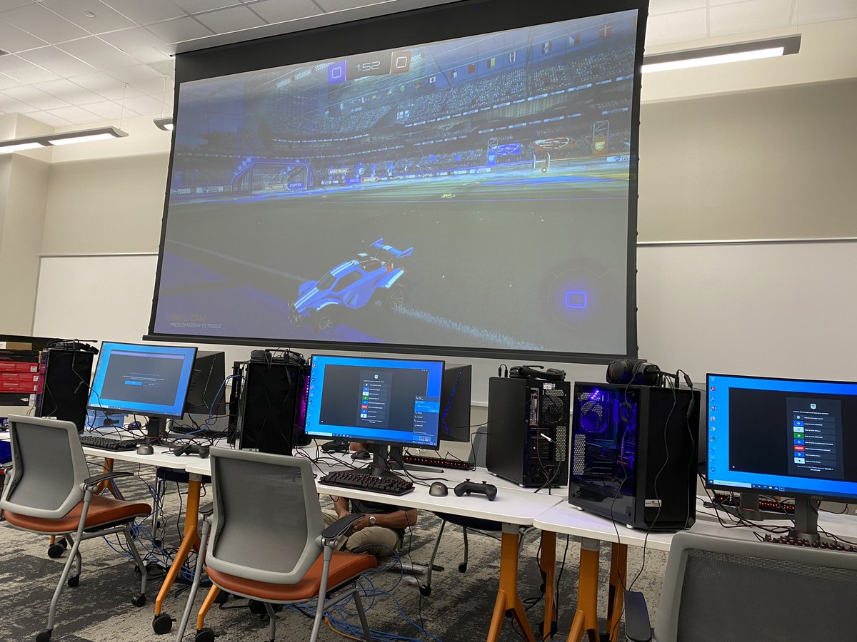 How is your workday going? Thursday work session! Prep for tomorrows expo. My district IS more fun than yours! #FWISDESPORTSEXPO #FortWorthISD