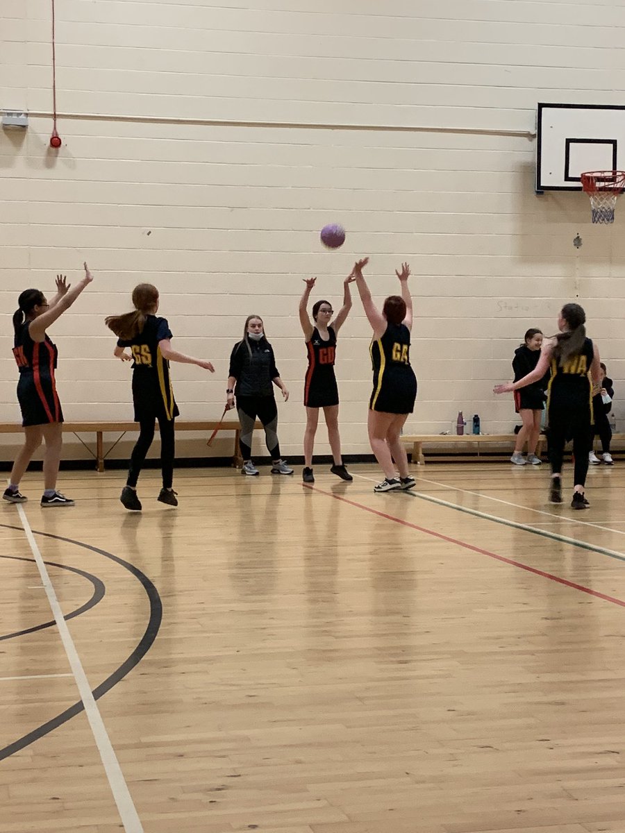 Great effort from our s1 netball team tonight. You did amazing for your first game. 👏👏Congratulations to <a href="/StPaulsPhysEd/">StPauls_PE</a> winning  20-12