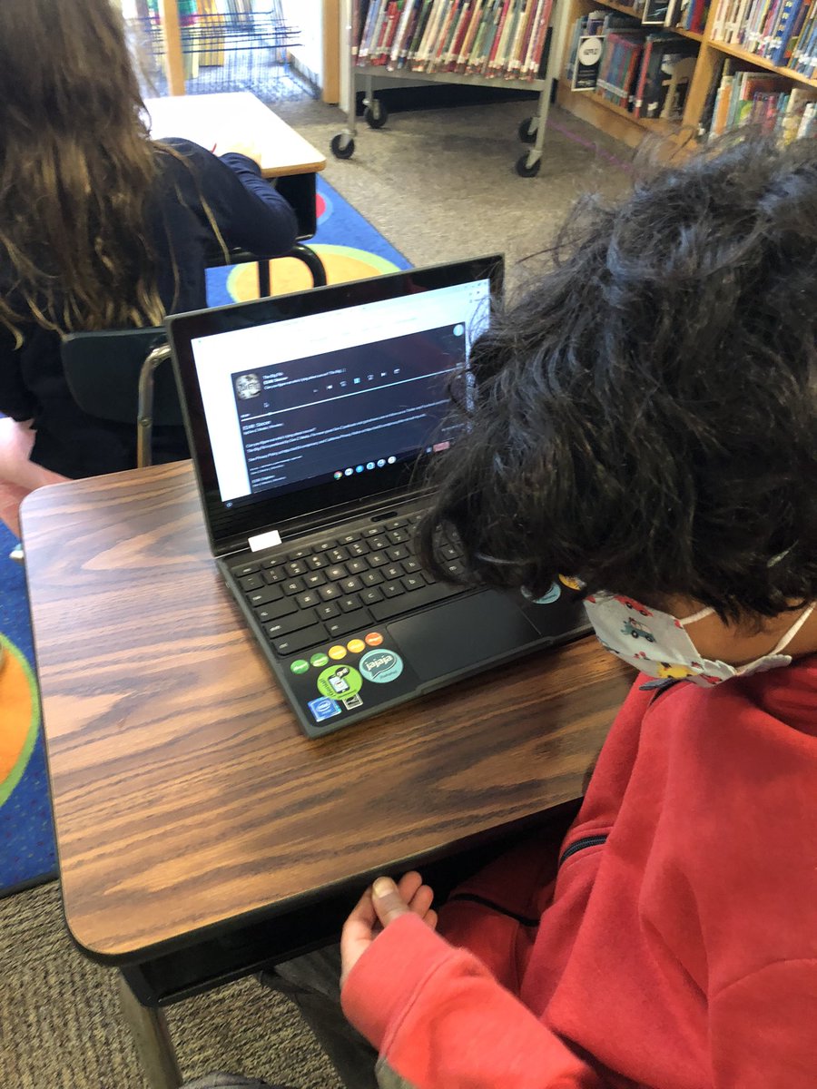 YaelGogolev's tweet image. Ss celebrating #csedweek2021 by listening to interesting podcasts, writing binary coded messages to each other, playing @breakoutEDU @hourofcode games, learning about inspirational Grace Hopper @lauriewallmark &amp;amp; ♥️ @shannonmmiller amazing choice board! #ewlearns @NorthSideEW