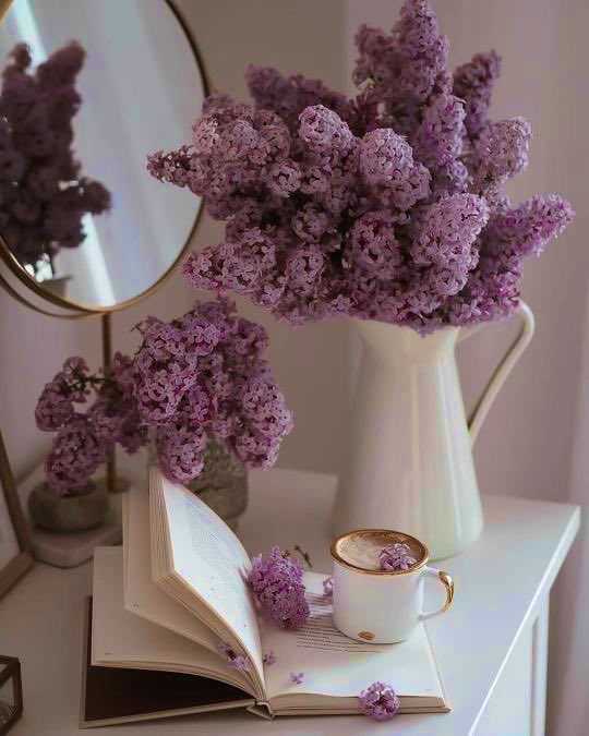 #خواطر_مبعثرة😴

بعض الأشياء قد تؤلمك ولكنها ستعلمك 
أنك كنت على نيتك اكثر من اللازم .!