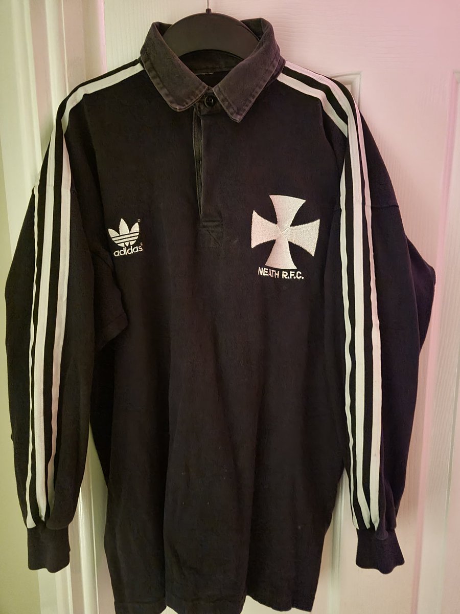 Luke Ingleton (@mubarnhallccro) on Twitter photo I want to auction this classic (L) to raise money for Ospreys player Ifan Phillips. His Mam taught me in school and his Dad is one of my all time hero's. Msg or bid below. All proceeds to his rehab fund
🖤Get well soon Ifan🤍
 <a href="/ospreys/">Ospreys</a> <a href="/neathrfc/">Neath RFC</a> <a href="/neathsupporters/">Neath SupportersClub</a> <a href="/WelshRugbyUnion/">Welsh Rugby Union 🏴</a> I want to auction this classic (L) to raise money for Ospreys player Ifan Phillips. His Mam taught me in school and his Dad is one of my all time hero's. Msg or bid below. All proceeds to his rehab fund
🖤Get well soon Ifan🤍
 <a href="/ospreys/">Ospreys</a> <a href="/neathrfc/">Neath RFC</a> <a href="/neathsupporters/">Neath SupportersClub</a> <a href="/WelshRugbyUnion/">Welsh Rugby Union 🏴</a>
