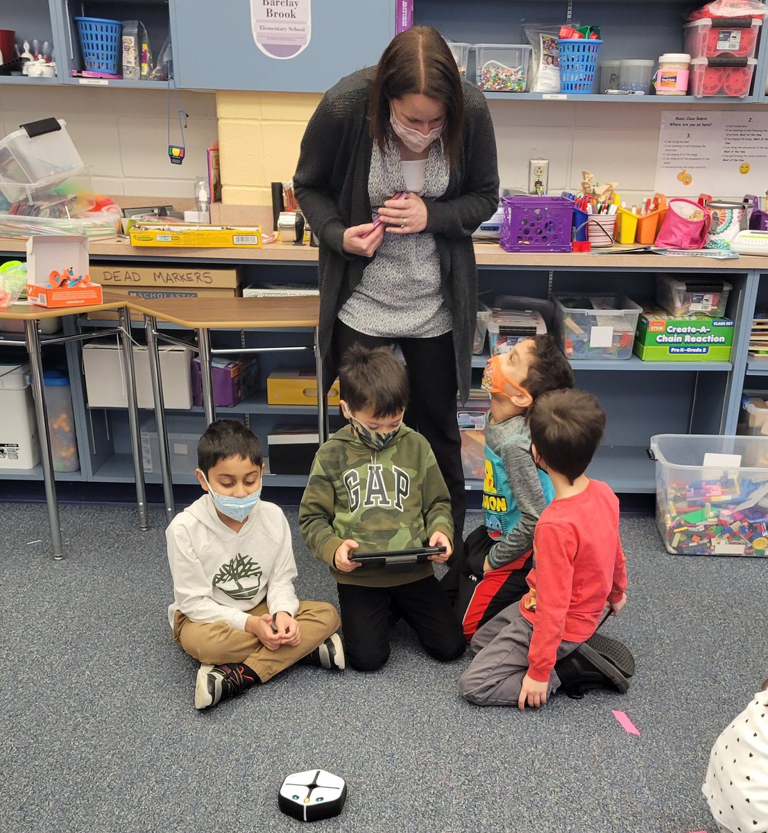 MiduraLibrarian's tweet image. Heard in the #STEAMakerLab today... &quot;No.  Not Groot... ROOT!&quot;  Awesome piece of EdTech to have on hand, @codewithroot!  2nd grade programmers making thongs happen! #BBRocks @BB_Falcons @FiduraMaggie @dr_roselle #HourofCode2021