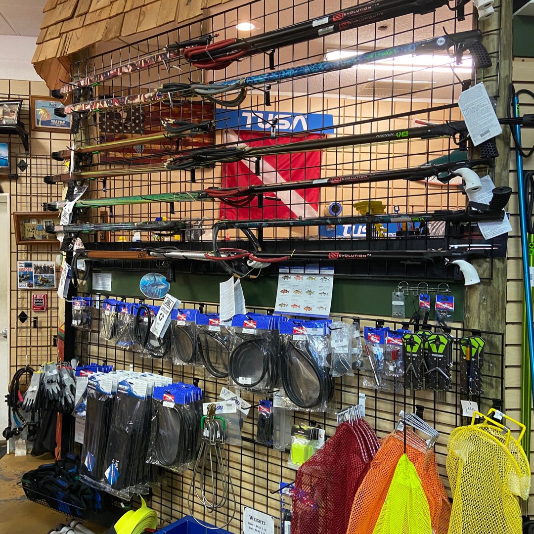 If spear fishing is on your bucket list to do next year then you’ll want to check out todays 12 Days of Scuba deal! 
#scubadivers #scuba #12daysofscuba