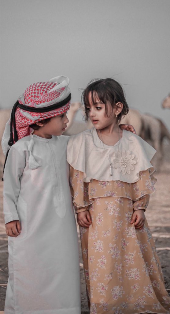 3jmiie7's tweet photo. الجادل اللي تبختر في ذرى الطيبين
والله يا انا مالقيت اخف من دمها 
َ
من حبها كل يوم اقول لا تكبرين 
لا كبرت البنت ياخذها ولد عمها :) https://t.co/JGlaWy76ah