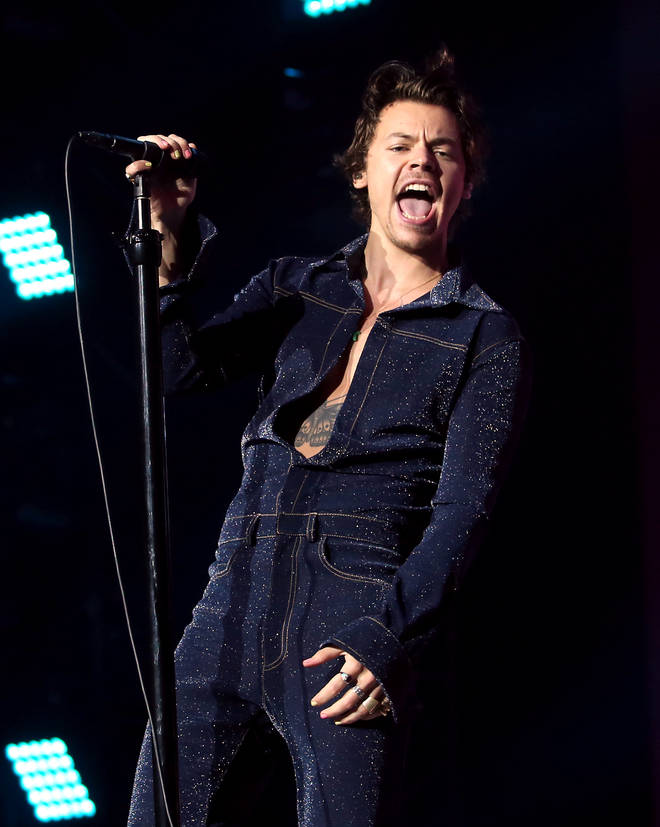hstylespics's tweet photo. two years ago today https://t.co/nnstFm9cyY