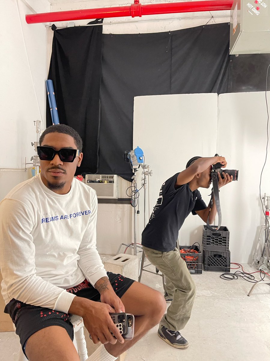 visonstudios's tweet photo. BTS from our Fall ‘21 Shoot ✨ https://t.co/KD2j4nkU5H