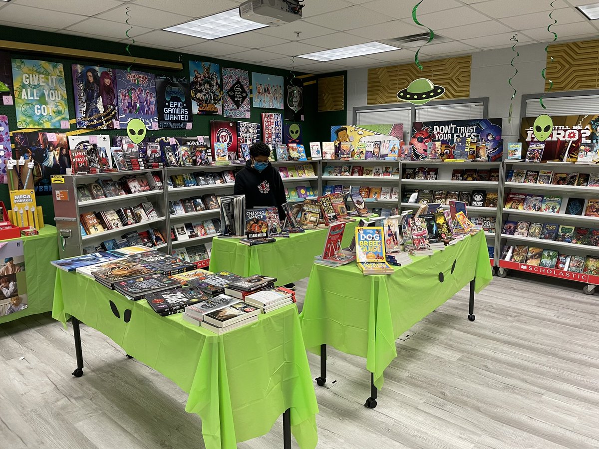 SekingerN's tweet photo. Book Fair for our @GaylePanthers is out of this world! Come visit the library all week or shop online from our homepage! #scpsreads https://t.co/cFA4rNUjnA