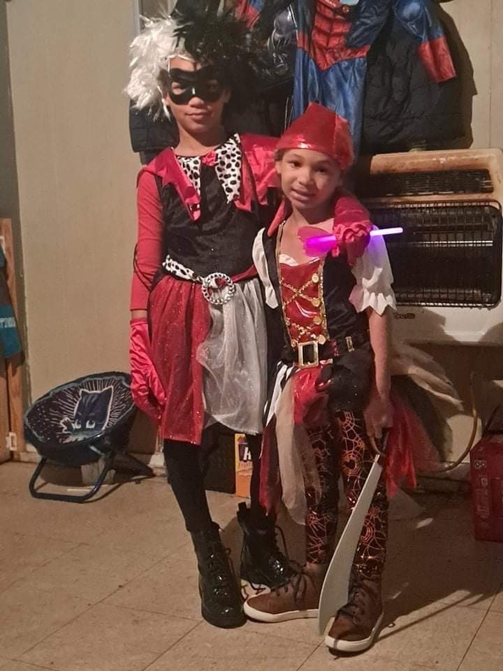 BrandonNbminc's tweet photo. Hey #Titans Fam, I have a family needing help for Christmas for the kids. This family was impacted by the 2020 tornado and lost their home. The grandma has custody and reached out for help. I’ll start by giving $100. I’ll also giveaway 2 ticks to Titans vs. 49Ers to 1 lucky donor https://t.co/3LJWBh6W9R