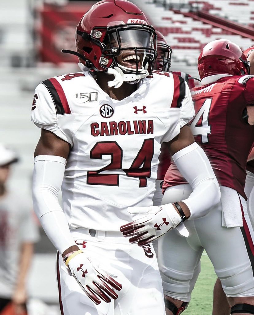 After a fantastic visit and conversation from @togray14 I am truly blessed and grateful to receive my 4th offer and FIRST from the SEC from the University of South Carolina! #SpursUp🤙🏽
@DaemonDameon @CHFJAGS @Rivalsfbcamps @RivalsFriedman @PrimeXample_PX @GamecockFB