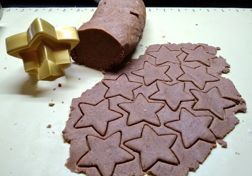 BakingCooking's tweet image. More #Christmas #cookies baking and decorating this evening 👩🏻‍🍳🍪☕⛄🎄🦌🎅🌰🍫🍪☕⛄🎄🦌🎅🌰🍫 Is it Christmas yet?😋 #homemade #Cooking #baking #cookiedough #Cookie #Christmas2021 #christmasiscoming #Food #FoodieBeauty #Foodie #homecooking #yummy #delicious #ChristmasCountdown