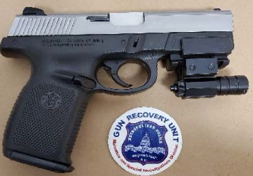 DCPoliceDept's tweet photo. In the last week, #DCPolice officers removed 61 illegal firearms from the streets of #DC and out of the hands of criminals.
#FirearmsFlashback https://t.co/GaWfTr4fMO