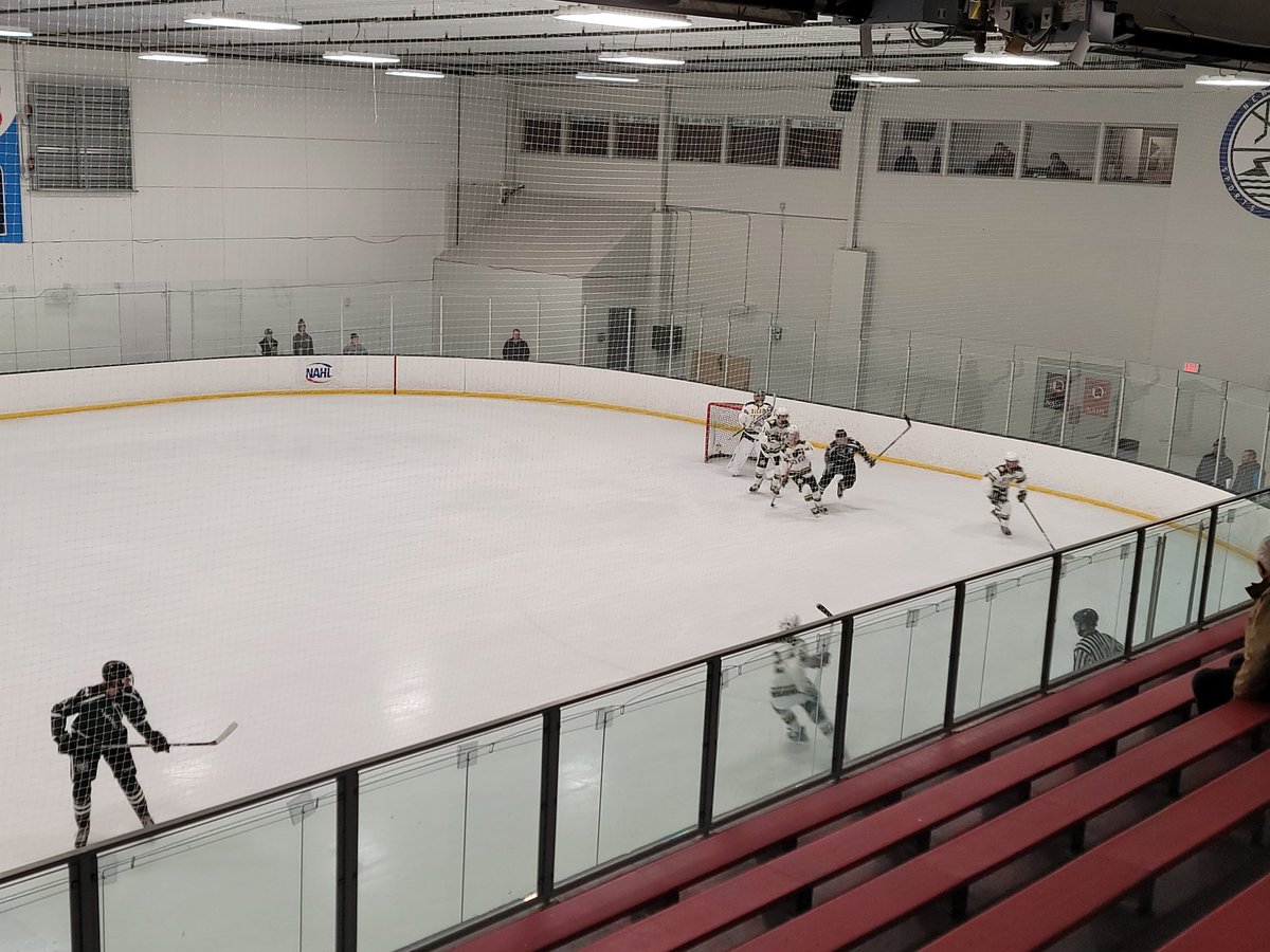 MHSWeightRoom's tweet photo. Third scrimmage underway!!! Last tune-up for the Hornets!!!
#MHSHockey #HornetPride #LetsGoooooo https://t.co/7mYlqvrsIm