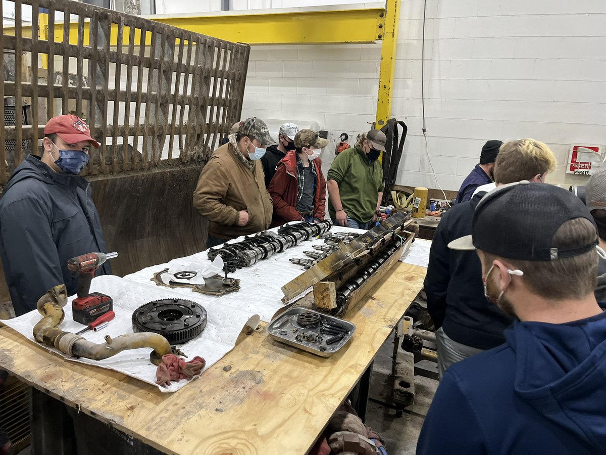 fltccDT's tweet photo. Both Diesel classes got to check out the landfill today to see how power is generated from methane from the trash breaking down.   Thanks @CasellaWaste for the great tour!!   We love to get as much knowledge as we can here at     @WFL_FLTCC https://t.co/eFyC1flKMS