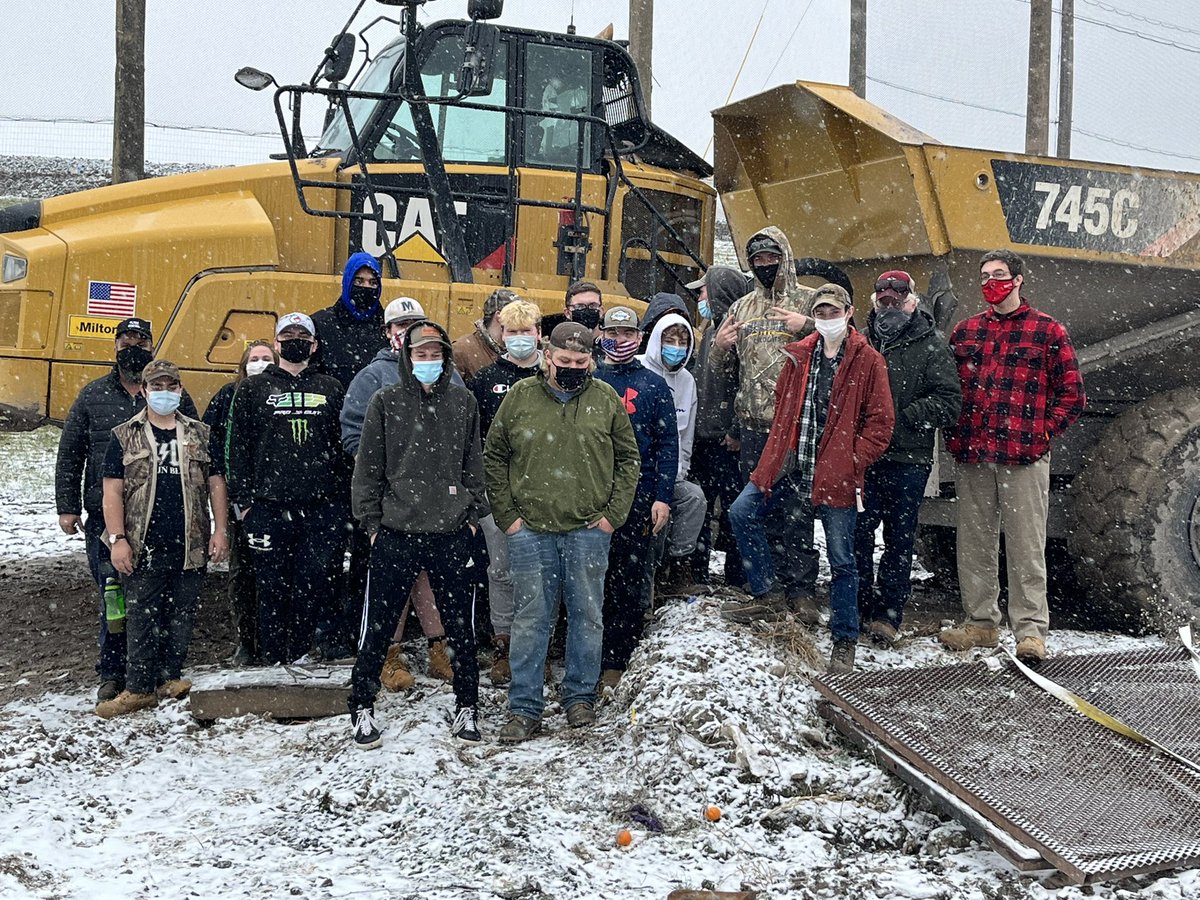 fltccDT's tweet photo. Both Diesel classes got to check out the landfill today to see how power is generated from methane from the trash breaking down.   Thanks @CasellaWaste for the great tour!!   We love to get as much knowledge as we can here at     @WFL_FLTCC https://t.co/eFyC1flKMS