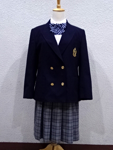 制服市場 公式 オークション 出品代行 買取 東京都 私立 立川女子高校 女子制服 冬服 夏スカート 長袖ブラウス2種 リボン2種 指定バッグ が出品されました 現在価格 35 800 円 立川女子高校 立川女子高校制服買取 T Co 9xkf9ywmli