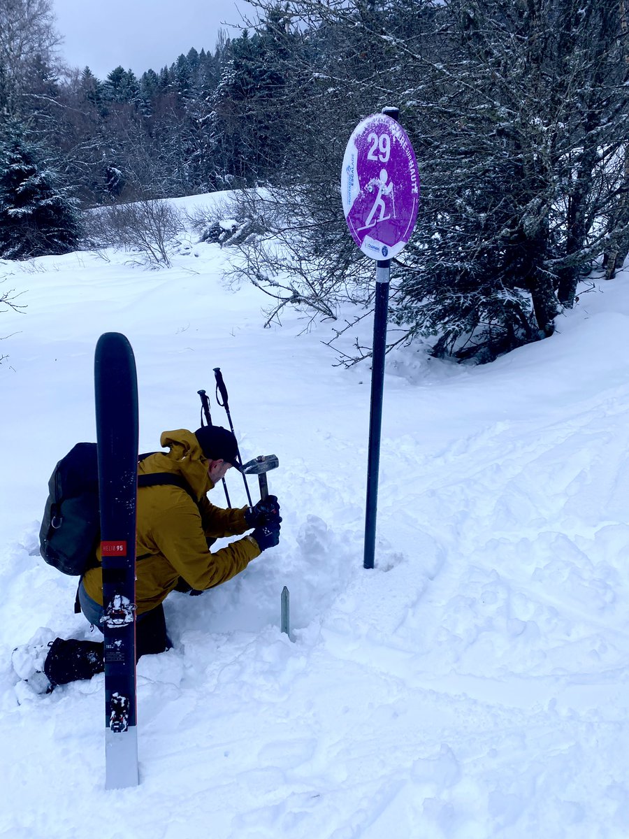 CDFFME42's tweet photo. Le parcours permanent de ski de randonnée @FFME_officiel est en place à la station de ski de Chalmazel  @Dep_Loire42 avec la neige… à vos spatules. https://t.co/a3PsvhNS9S