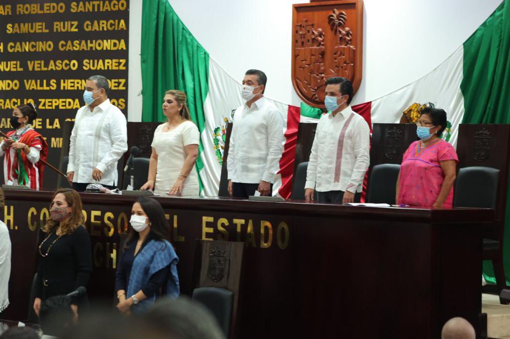 zoerobledo's tweet photo. Fue un honor acudir al Tercer Informe de Gobierno del gdor. de Chiapas, @RutilioEscandon, en representación del presidente @lopezobrador_. 

Reconozco, celebro y felicito este ejercicio de rendición de cuentas y los resultados que ha tenido en estos años. Tenemos mucho gobernador https://t.co/O2l5r6cwdo