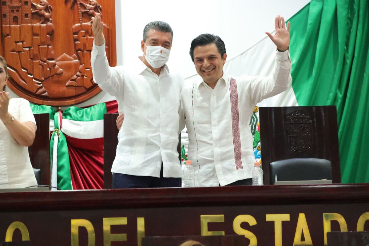 zoerobledo's tweet photo. Fue un honor acudir al Tercer Informe de Gobierno del gdor. de Chiapas, @RutilioEscandon, en representación del presidente @lopezobrador_. 

Reconozco, celebro y felicito este ejercicio de rendición de cuentas y los resultados que ha tenido en estos años. Tenemos mucho gobernador https://t.co/O2l5r6cwdo