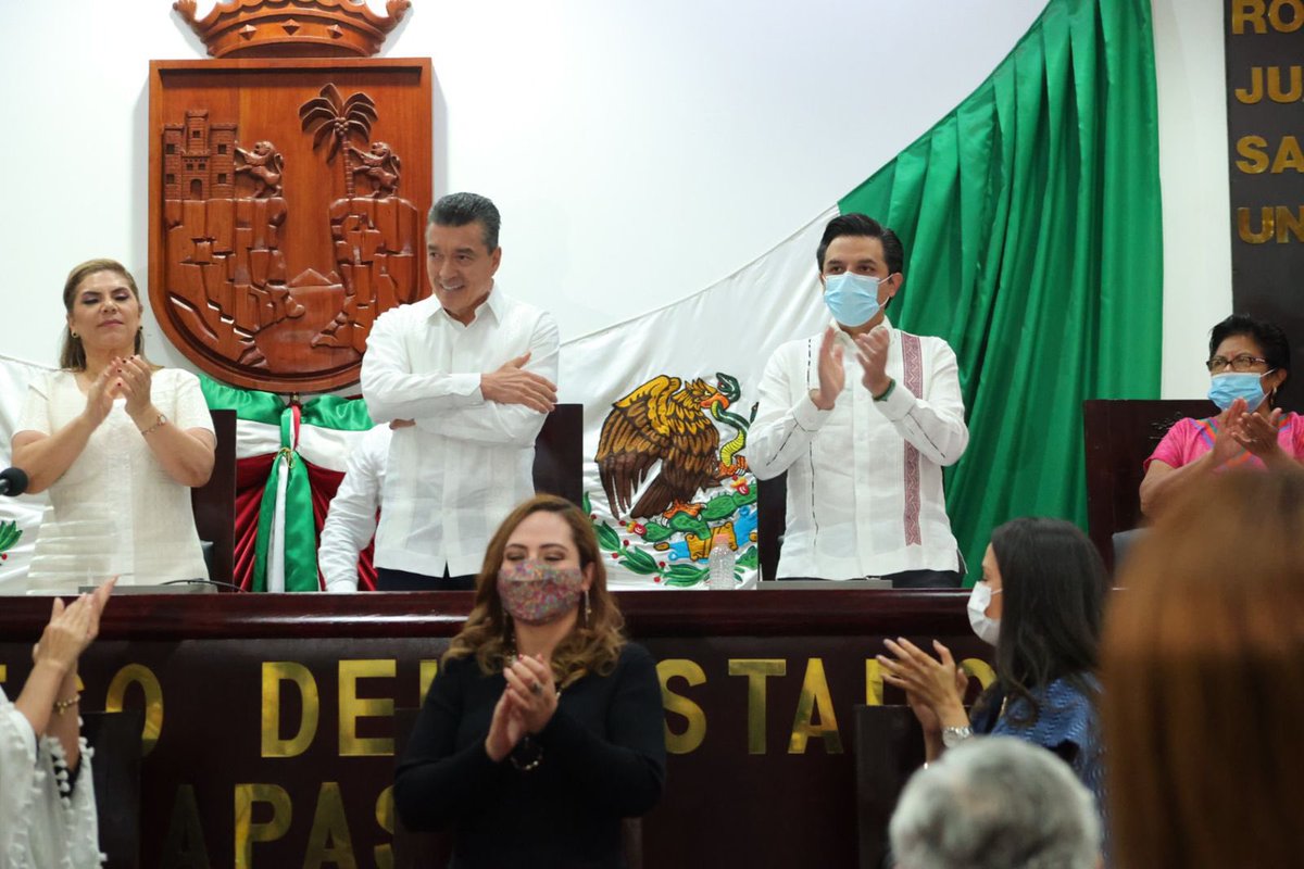 zoerobledo's tweet photo. Fue un honor acudir al Tercer Informe de Gobierno del gdor. de Chiapas, @RutilioEscandon, en representación del presidente @lopezobrador_. 

Reconozco, celebro y felicito este ejercicio de rendición de cuentas y los resultados que ha tenido en estos años. Tenemos mucho gobernador https://t.co/O2l5r6cwdo
