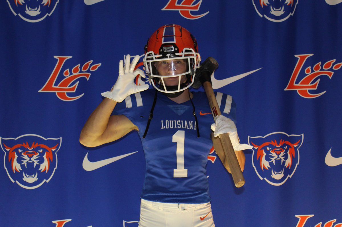 carsonpeet's tweet photo. Thank you @drewmaddox8 @CoachJFreeman89 for the visit https://t.co/ibpnoXLEIX