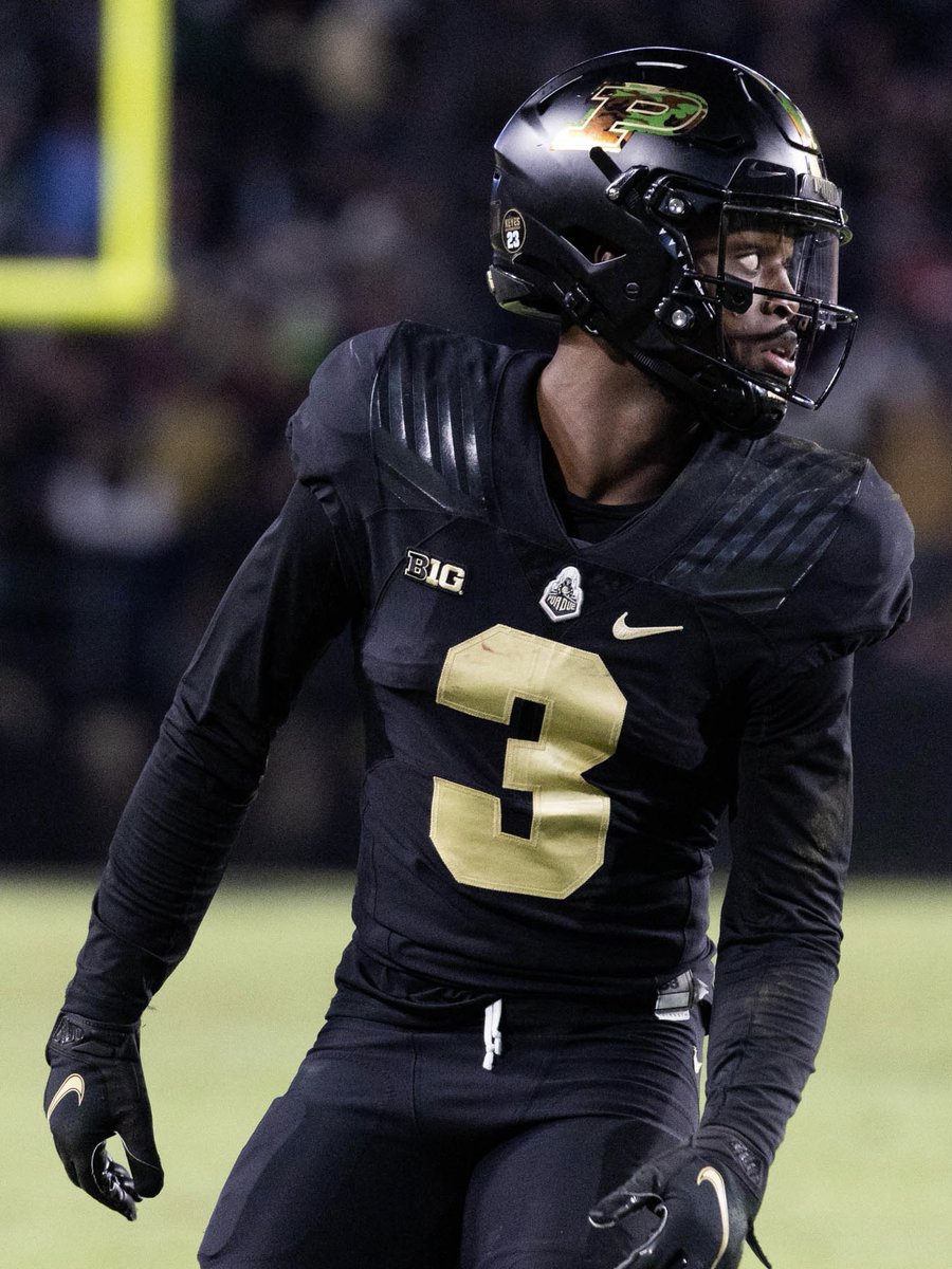 BREAKING: Purdue WR David Bell has officially declared for the #NFL Draft, per announcement.

<a href="/BoilerFootball/">Purdue Football</a> | WR10 in his class