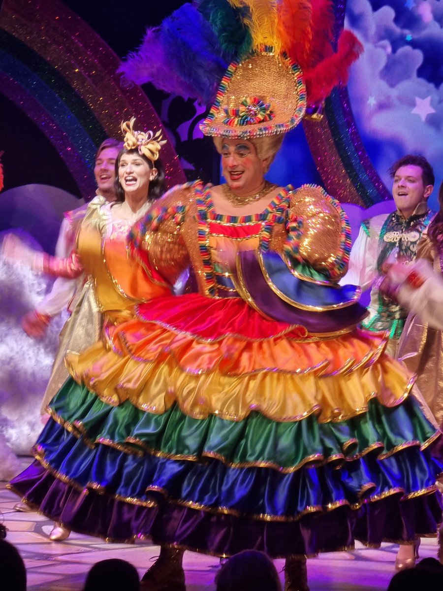 It's that time of year again <a href="/marlowetheatre/">The Marlowe Theatre</a> #panto! There were a couple of odd mash ups (Eminem, Mr brightside and Hamilton!?) and the lack of <a href="/lloydhollett/">Lloyd Hollett 🎙️</a> was sorely felt but all the old favourites were still there and <a href="/ben_roddy/">Ben Roddy</a> was great as ever. Full review to follow