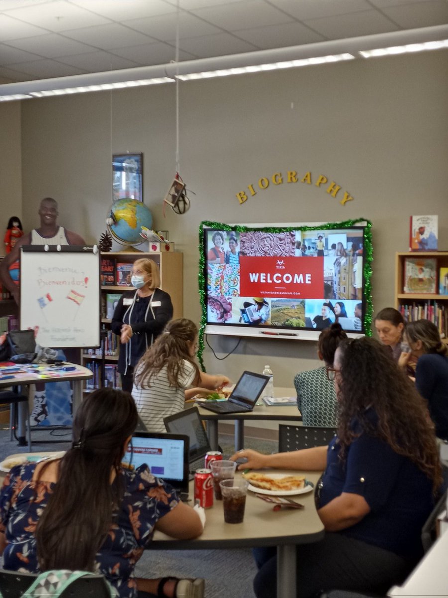 Hillcrest Foreign Language teachers participate in a training with Vista Higher Learning.