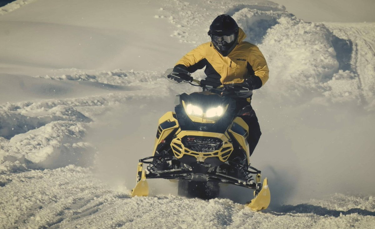 Snowmobilecom's tweet photo. How The Right LED Headlamps Can Transform Your Nighttime Snowmobiling Experience - https://t.co/TD6Sc7XYrF https://t.co/5iZ7OMTL4C