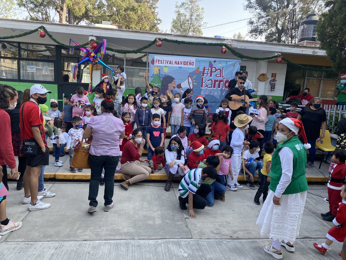 ZERGIODEPAZ's tweet photo. Saludos desde el festival navideño #PalBarrio adentro en DIF Álvaro Obregón en la Gustavo A. Madero como resultado de la estrategia #BarrioAdentro al servicio de la comunidad
@InjuveCDMX
@Bety_Olivares 
@DIFCDMX 
#LosJóvenesUnenAlBarrio https://t.co/BWsAiafibg